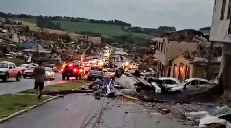 Tornado destrói 90% de cidade no Paraná e causa seis mortes