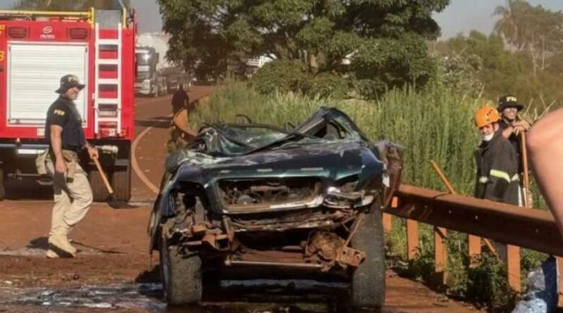 Mulher morre e três pessoas ficaram feridas em acidente com três veículos em Maracaju